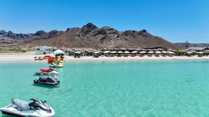 Playa El Tecolote con New Baja Mex Tours