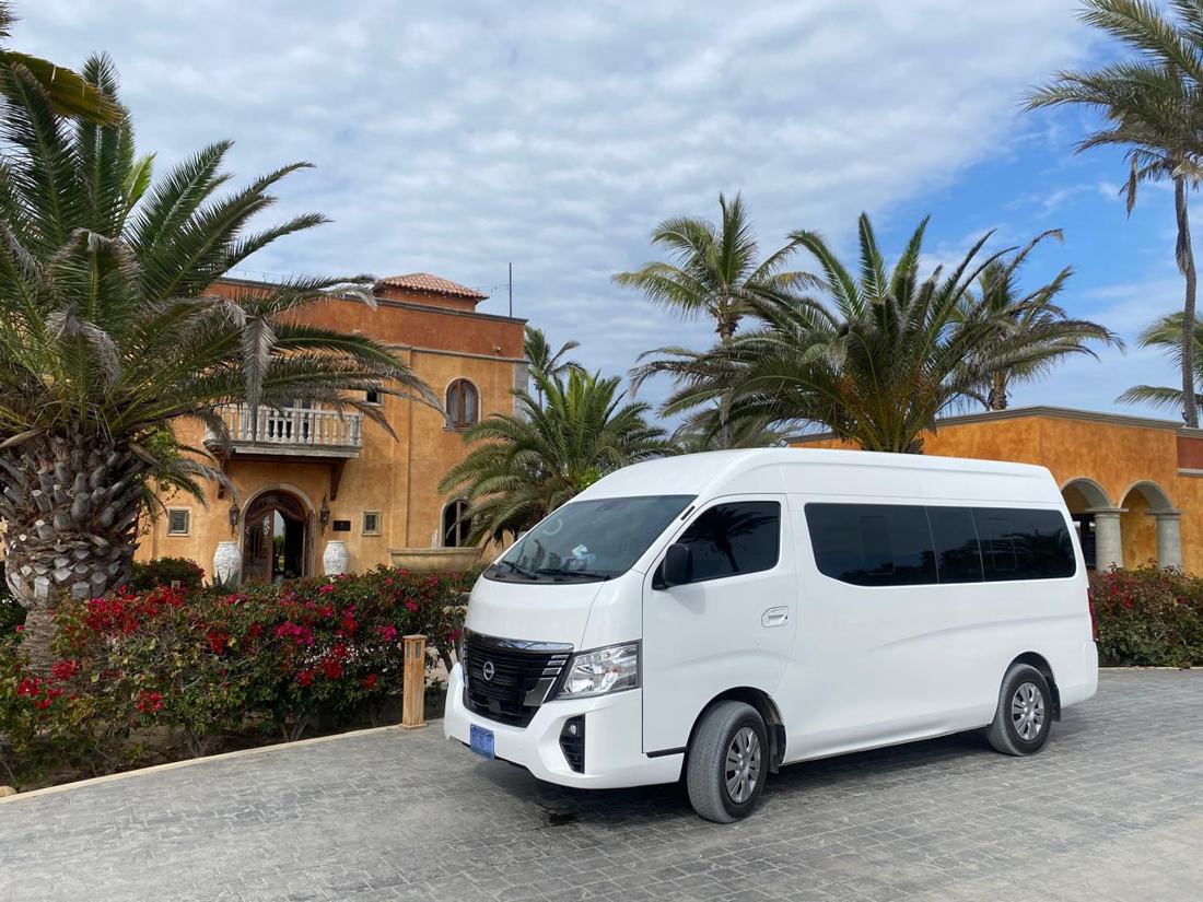 Van de pasajeros de New Baja Mex Tours